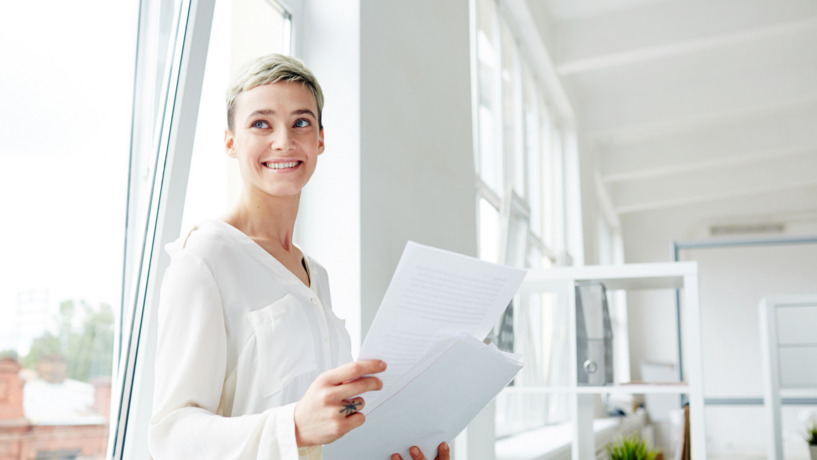 Kako lahko storitev outplacementa pomaga podjetjem in zaposlenim, ki se soočajo s spremembami na trgu dela?